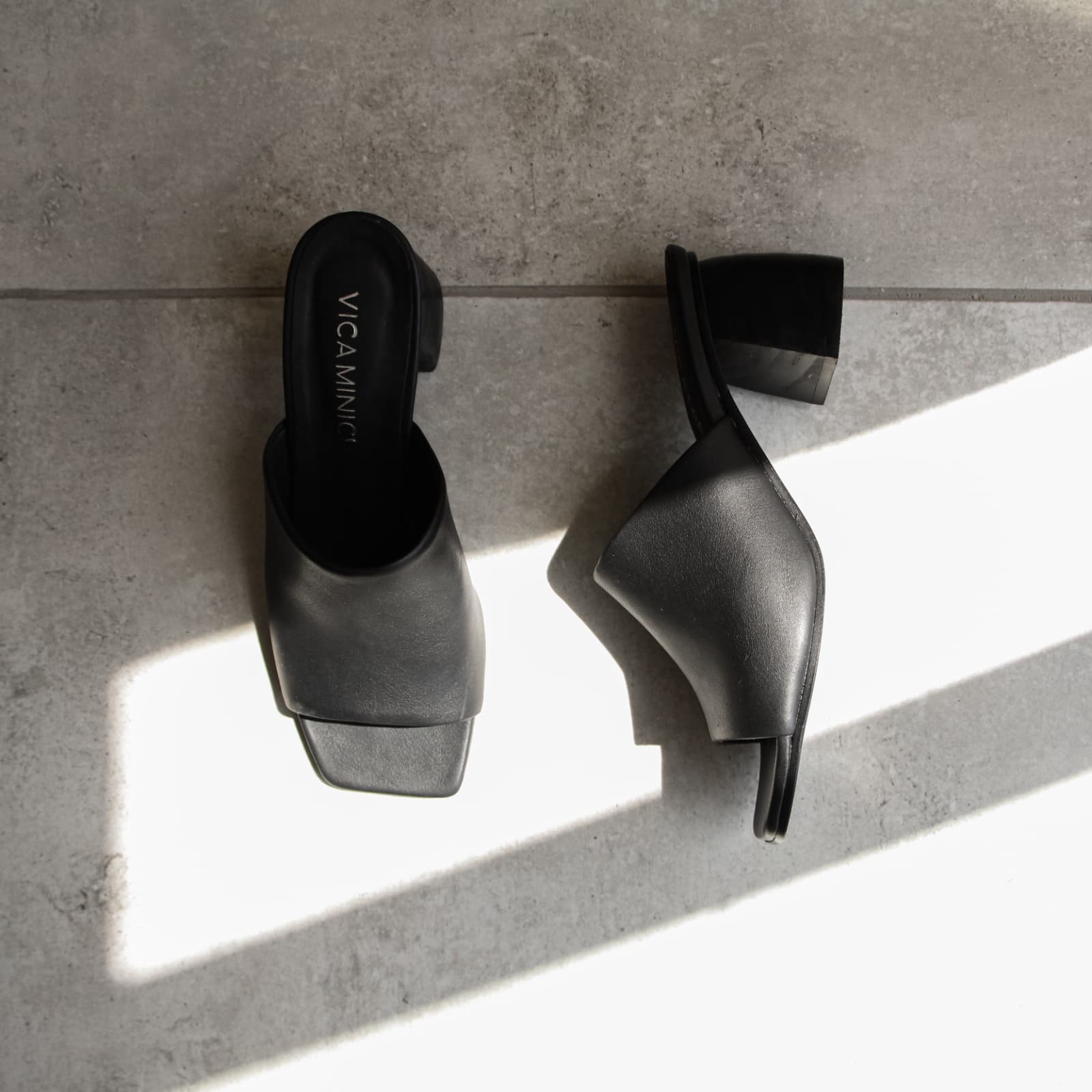 Chella color Negro